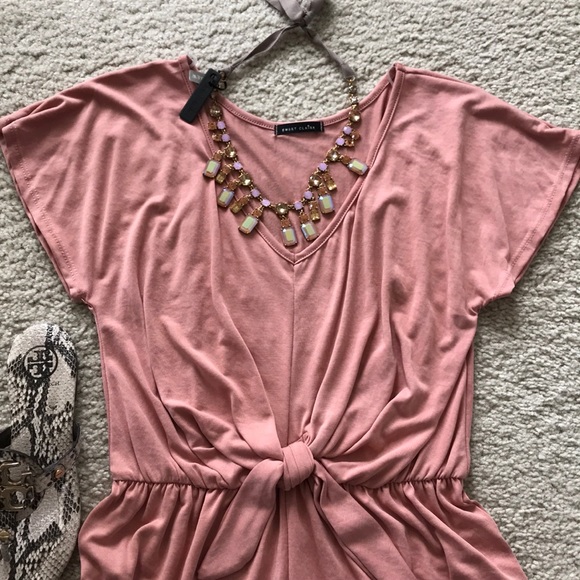 ♥️1 MED LEFT♥️Peach Tie Front Romper - Picture 2 of 6